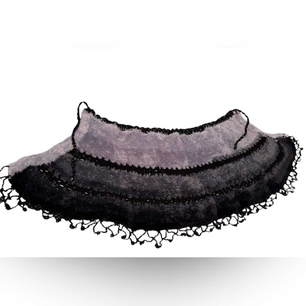 Faux Fur Black and Grey Hand Knitted Capelet - Picture 8 of 9